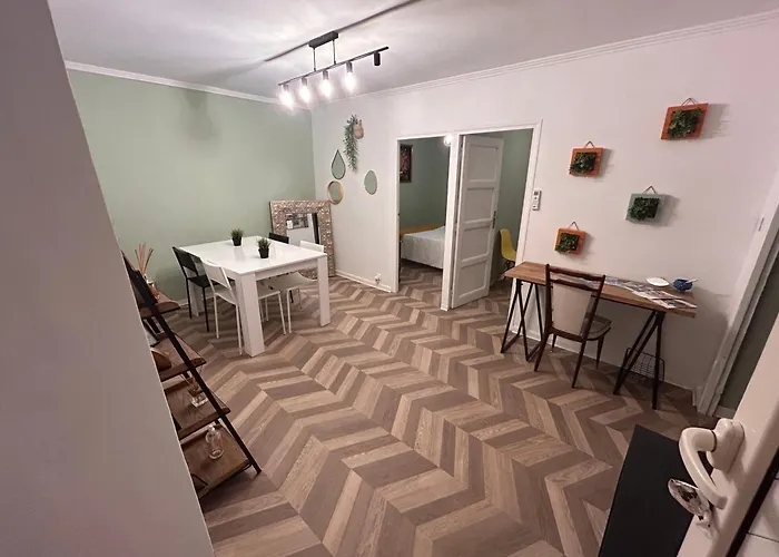 Appartement à 3 Minutes à Pied, Grand Familial, 3 ,top Emplacement ! *