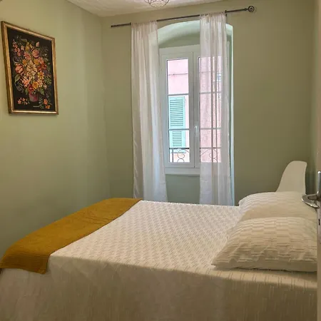 A 3 Minutes A Pied, Grand Familial, 3 ,top Emplacement ! Apartament *