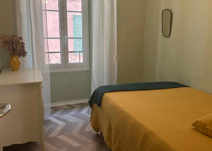 A 3 Minutes A Pied, Grand Familial, 3 ,top Emplacement ! Appartement *